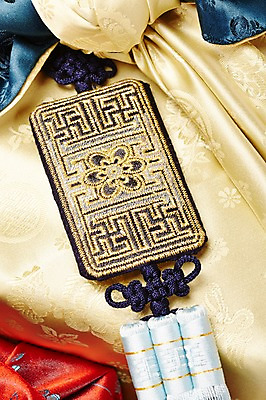 포토 JPG 스튜디오촬영 한국문화 한국전통 전통 전통문화 백그라운드 새해 전통소품 실내 선물 근접촬영 사람없음 선물상자 보자기 오브젝트 노리개 새해선물 국내포토 동양문화 문화 뷰포인트 한국 내부 상자 파일형식 천_직물 명절선물