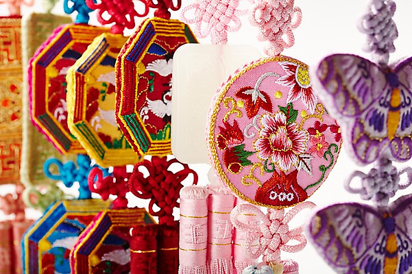 포토 JPG 스튜디오촬영 한국문화 한국전통 전통 전통문화 백그라운드 새해 전통소품 실내 근접촬영 사람없음 아웃포커스 오브젝트 노리개 국내포토 동양문화 문화 뷰포인트 한국 촬영기법 내부 파일형식