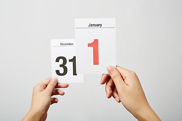 포토 JPG 스튜디오촬영 1 손 백그라운드 새해 실내 한명 들기 근접촬영 신체부위 양손 달력 날짜 오브젝트 1월 1일 국내포토 뷰포인트 모션 사람 내부 파일형식