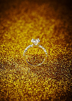 포토 JPG 스튜디오촬영 결혼 장신구 실내 선물 근접촬영 사람없음 아웃포커스 반지 보석 오브젝트 예물 결혼반지 커플반지 결혼소품 금가루 다이아몬드반지 국내포토 뷰포인트 촬영기법 이벤트 내부 광석 가루 파일형식