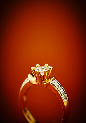 포토 JPG 스튜디오촬영 결혼 장신구 실내 선물 근접촬영 사람없음 아웃포커스 반지 보석 오브젝트 예물 결혼반지 커플반지 결혼소품 다이아몬드반지 국내포토 뷰포인트 촬영기법 이벤트 내부 광석 파일형식