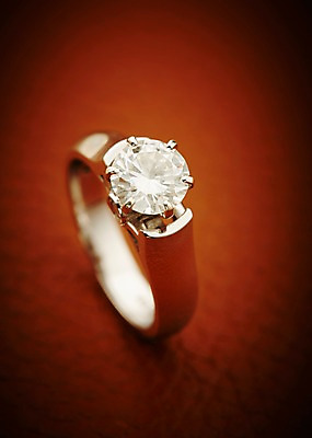 포토 JPG 스튜디오촬영 결혼 장신구 실내 선물 근접촬영 사람없음 아웃포커스 반지 보석 오브젝트 예물 결혼반지 커플반지 결혼소품 다이아몬드반지 국내포토 뷰포인트 촬영기법 이벤트 내부 광석 파일형식