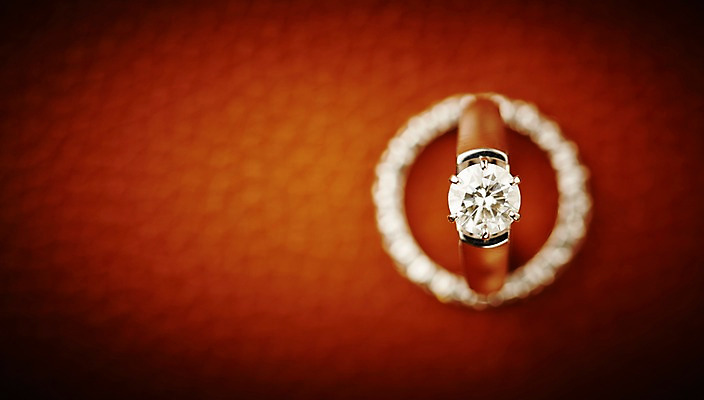 포토 JPG 스튜디오촬영 결혼 장신구 실내 선물 근접촬영 사람없음 아웃포커스 반지 보석 오브젝트 예물 결혼반지 커플반지 결혼소품 다이아몬드반지 국내포토 뷰포인트 촬영기법 이벤트 내부 광석 파일형식