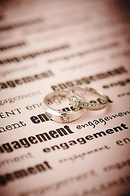 포토 JPG 스튜디오촬영 알파벳 영어 결혼 장신구 실내 선물 근접촬영 사람없음 아웃포커스 단어 반지 보석 오브젝트 예물 결혼반지 커플반지 소문자 결혼소품 약혼 국내포토 문자 뷰포인트 촬영기법 이벤트 내부 광석 약속 파일형식