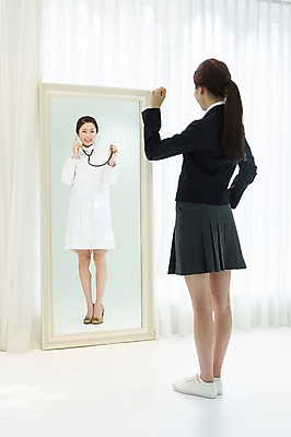 포토 JPG 전신 직업 학생 여학생 여자 교복 청진기 모션 상상 청소년 여고생 고등학생 미래 실내 서기 웃음 사람 동양인 두명 앞모습 뒷모습 10대 십대라이프스타일 파이팅 희망 주먹 꿈 거울 한국인 의사 의사가운 커튼 장래희망 십대여자만 국내포토 라이프스타일 옷 감정 뷰포인트 컨셉 의료기기 표정 인종 내부 의료진 가운 여자만 십대만 파일형식