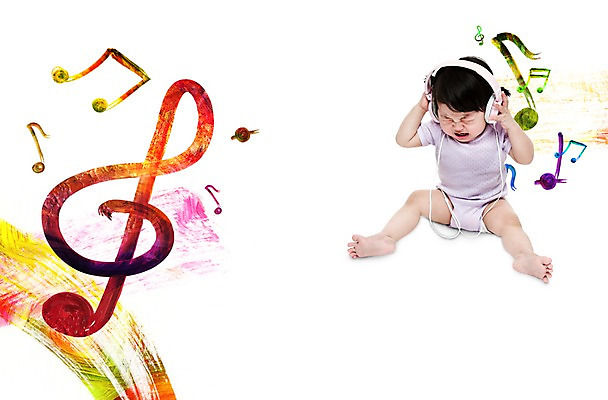 전신 PSD 편집 편집이미지 여자 음악 이어폰 음표 노래 한명 사람 앉기 동양인 헤드셋 음악감상 한국인 아기 찡그림 높은음자리표 울음 여자만 여자한명만 아기만 여자아기만 여자아기한명만 이미지편집 1 기호 음향기기 모션 문화예술 표정 인종 헤드폰 감상 파일형식