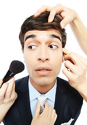 포토 JPG 스튜디오촬영 서양인 해외기획촬영 손 2012년태국 남자 비즈니스 실내 누끼 사람 정장 여러명 상반신 20대 성인 앞모습 신체부위 비즈니스라이프 화장 뷰티 붓 비즈니스맨 코믹 출근준비 머리손질 와이드앵글 청년만 그루밍족 국내포토 외국인 라이프스타일 옷 뷰포인트 다수 청년 내부 직장인 출근 성인만 파일형식