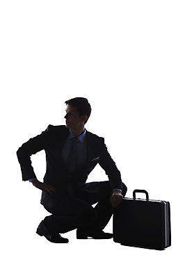 포토 JPG 스튜디오촬영 전신 서양인 해외기획촬영 응시 2012년태국 남자 실루엣 서류가방 가방 비즈니스 모션 실내 한명 누끼 사람 앉기 정장 20대 성인 옆모습 비즈니스라이프 비즈니스맨 뒤돌아보기 역광 청년만 청년남자만 청년남자한명만 성인남자한명만 국내포토 외국인 1 라이프스타일 시선 잡화 옷 뷰포인트 촬영기법 청년 내부 직장인 남자만 남자한명만 성인남자만 성인만 파일형식