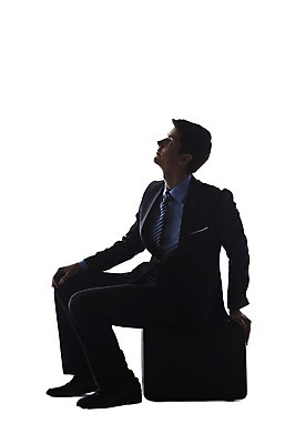 포토 JPG 스튜디오촬영 전신 서양인 해외기획촬영 응시 2012년태국 남자 실루엣 서류가방 가방 비즈니스 모션 실내 한명 누끼 사람 앉기 정장 20대 성인 옆모습 비즈니스라이프 올려보기 비즈니스맨 역광 청년만 청년남자만 청년남자한명만 성인남자한명만 국내포토 외국인 1 라이프스타일 시선 잡화 옷 뷰포인트 촬영기법 청년 내부 직장인 남자만 남자한명만 성인남자만 성인만 파일형식