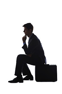 포토 JPG 스튜디오촬영 전신 서양인 해외기획촬영 응시 2012년태국 남자 실루엣 생각 서류가방 가방 비즈니스 모션 실내 한명 누끼 사람 앉기 정장 20대 성인 옆모습 비즈니스라이프 턱괴기 비즈니스맨 고민 역광 청년만 청년남자만 청년남자한명만 성인남자한명만 국내포토 외국인 1 라이프스타일 시선 잡화 옷 감정 뷰포인트 촬영기법 청년 내부 직장인 남자만 남자한명만 성인남자만 성인만 파일형식