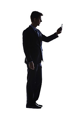 포토 JPG 스튜디오촬영 전신 서양인 외국인 백인 해외기획촬영 응시 2012년태국 남자 실루엣 비즈니스 모션 실내 한명 서기 들기 누끼 사람 정장 20대 성인 옆모습 비즈니스라이프 스마트폰 비즈니스맨 역광 남자만 남자한명만 성인남자만 청년만 청년남자만 청년남자한명만 성인한명만 성인남자한명만 성인만 국내포토 1 라이프스타일 시선 옷 뷰포인트 촬영기법 인종 청년 내부 핸드폰 스마트기기 직장인 파일형식