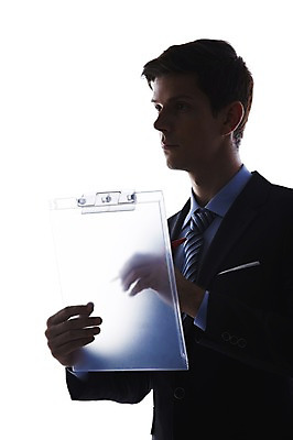 포토 JPG 스튜디오촬영 서양인 해외기획촬영 응시 2012년태국 남자 실루엣 비즈니스 모션 실내 한명 들기 누끼 사람 정장 상반신 20대 성인 옆모습 비즈니스라이프 비즈니스맨 파일 역광 서류판 청년만 청년남자만 청년남자한명만 성인남자한명만 국내포토 외국인 1 라이프스타일 시선 옷 뷰포인트 촬영기법 청년 내부 사무용품 직장인 남자만 남자한명만 성인남자만 성인만 파일형식