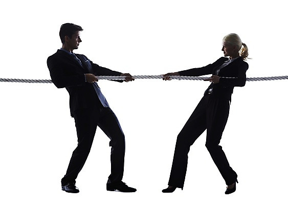 포토 JPG 스튜디오촬영 전신 서양인 해외기획촬영 2012년태국 여자 남자 실루엣 밧줄 줄 비즈니스 모션 실내 서기 누끼 사람 정장 20대 성인 두명 옆모습 비즈니스라이프 마주보기 경쟁 비즈니스맨 비즈니스우먼 당기기 역광 줄다리기 청년만 국내포토 외국인 라이프스타일 옷 뷰포인트 컨셉 놀이 촬영기법 청년 내부 직장인 성인만 파일형식