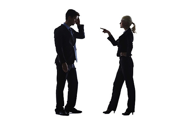 포토 JPG 스튜디오촬영 전신 서양인 외국인 백인 해외기획촬영 2012년태국 여자 남자 실루엣 비즈니스 모션 실내 서기 누끼 사람 정장 손짓 20대 성인 두명 옆모습 비즈니스라이프 마주보기 가리킴 비즈니스맨 비즈니스우먼 싸움 역광 삿대질 청년만 성인만 국내포토 라이프스타일 옷 뷰포인트 촬영기법 인종 청년 내부 직장인 파일형식