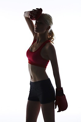 포토 JPG 스튜디오촬영 서양인 해외기획촬영 2012년태국 여자 실루엣 스포츠 반바지 실내 한명 서기 누끼 사람 20대 성인 옆모습 운동복 운동 헬스 권투 글러브 권투글러브 목표 탱크톱 역광 열정 의료성형뷰티 청년만 청년여자만 청년여자한명만 성인여자한명만 국내포토 외국인 1 옷 감정 스포츠용품 뷰포인트 장갑 컨셉 상의 바지 모션 촬영기법 건강 청년 내부 격투기 여자만 여자한명만 성인여자만 성인만 파일형식