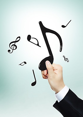 PSD 편집이미지 손 기호 음악 음표 비즈니스 한명 들기 정장 취미 신체부위 비즈니스라이프 잡기 높은음자리표 8분음표 4분음표 이미지편집 문자 1 라이프스타일 옷 모션 문화예술 사람 파일형식