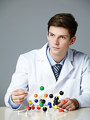 포토 JPG 스튜디오촬영 서양인 해외기획촬영 직업 응시 2012년태국 남자 과학 무늬 탁자 회색배경 실내 실험 한명 사람 상반신 20대 성인 앞모습 가운 실험복 원소 화학 연구원 과학자 원자 청년만 청년남자만 청년남자한명만 성인남자한명만 국내포토 외국인 1 시선 옷 뷰포인트 가구 백그라운드 청년 내부 회색 학자 남자만 남자한명만 성인남자만 성인만 파일형식