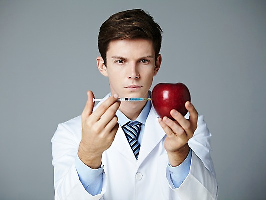 포토 JPG 스튜디오촬영 서양인 해외기획촬영 직업 2012년태국 남자 과학 과일 회색배경 실내 실험기구 실험 주사기 한명 들기 사람 상반신 20대 성인 앞모습 가운 실험복 사과 생명공학 연구원 과학자 유전자변형 청년만 청년남자만 청년남자한명만 성인남자한명만 국내포토 외국인 1 옷 뷰포인트 백그라운드 의학 의료기기 모션 청년 내부 회색 학자 남자만 남자한명만 성인남자만 성인만 파일형식