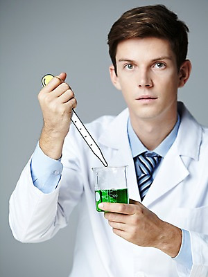 포토 JPG 스튜디오촬영 서양인 해외기획촬영 직업 2012년태국 남자 과학 회색배경 실내 실험기구 실험 한명 들기 사람 상반신 20대 성인 앞모습 가운 실험복 액체 연구원 스포이트 과학자 비커 용액 페이퍼플레이 청년만 청년남자만 청년남자한명만 성인남자한명만 국내포토 외국인 1 옷 뷰포인트 백그라운드 모션 청년 내부 회색 피펫 학자 남자만 남자한명만 성인남자만 성인만 파일형식