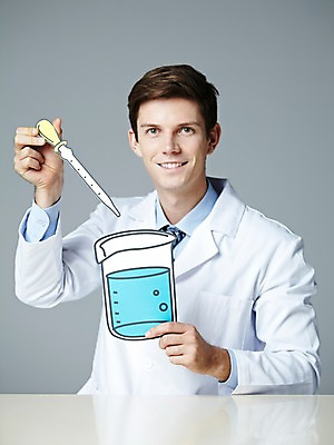 포토 JPG 스튜디오촬영 서양인 해외기획촬영 직업 2012년태국 남자 과학 탁자 회색배경 실내 실험기구 실험 한명 웃음 들기 사람 상반신 20대 성인 앞모습 가운 실험복 액체 연구원 스포이트 과학자 비커 용액 페이퍼플레이 청년만 청년남자만 청년남자한명만 성인남자한명만 국내포토 외국인 1 옷 뷰포인트 가구 백그라운드 모션 표정 청년 내부 회색 피펫 학자 남자만 남자한명만 성인남자만 성인만 파일형식