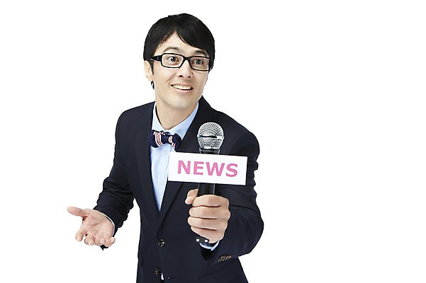 포토 JPG 스튜디오촬영 서양인 해외기획촬영 직업 2012년태국 남자 안경 실내 한명 웃음 들기 누끼 사람 정장 손짓 상반신 성인 앞모습 30대 뉴스 아나운서 사회자 마이크 쇼 인터뷰 진행 성인남자한명만 장년만 장년남자만 장년남자한명만 국내포토 외국인 1 잡화 옷 뷰포인트 음향기기 모션 표정 내부 장년 남자만 남자한명만 성인남자만 성인만 파일형식