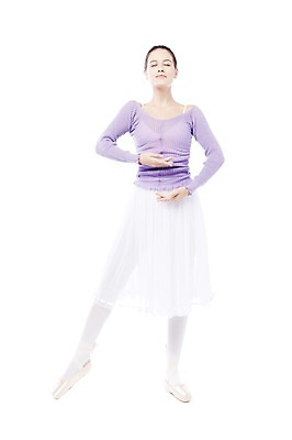 포토 JPG 스튜디오촬영 전신 서양인 해외기획촬영 직업 2012년태국 여자 포즈 모션 실내 한명 서기 누끼 사람 20대 성인 앞모습 눈감음 춤 다리벌리기 발레 발레리나 발레복 토슈즈 발레동작 청년만 청년여자만 청년여자한명만 성인여자한명만 국내포토 외국인 1 옷 뷰포인트 신발 문화예술 청년 내부 여자만 여자한명만 성인여자만 성인만 파일형식