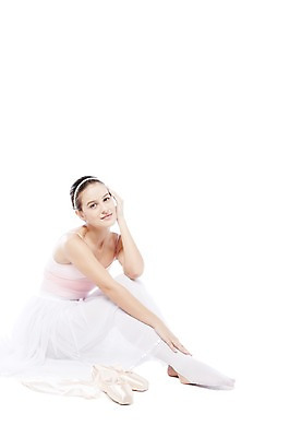 포토 JPG 스튜디오촬영 전신 서양인 해외기획촬영 직업 2012년태국 여자 휴식 실내 한명 누끼 사람 앉기 20대 성인 춤 발레 발레리나 발레복 토슈즈 청년만 청년여자만 청년여자한명만 성인여자한명만 국내포토 외국인 1 옷 신발 컨셉 모션 문화예술 청년 내부 여자만 여자한명만 성인여자만 성인만 파일형식