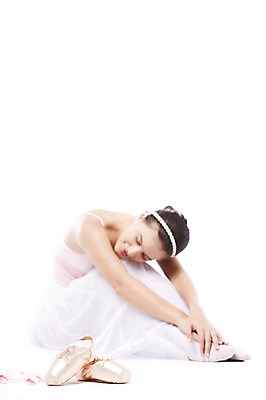 포토 JPG 스튜디오촬영 전신 서양인 해외기획촬영 직업 2012년태국 여자 휴식 실내 한명 누끼 사람 앉기 20대 성인 눈감음 춤 발레 발레리나 발레복 토슈즈 청년만 청년여자만 청년여자한명만 성인여자한명만 국내포토 외국인 1 옷 신발 컨셉 모션 문화예술 청년 내부 여자만 여자한명만 성인여자만 성인만 파일형식