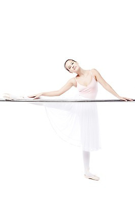 포토 JPG 스튜디오촬영 전신 서양인 외국인 백인 해외기획촬영 직업 2012년태국 여자 포즈 모션 실내 한명 서기 누끼 사람 20대 성인 앞모습 스트레칭 춤 발레 발레리나 발레복 토슈즈 봉 발레동작 다리들기 여자만 여자한명만 성인여자만 청년만 청년여자만 성인한명만 청년여자한명만 성인여자한명만 성인만 국내포토 1 옷 뷰포인트 신발 문화예술 인종 청년 내부 운동 파일형식