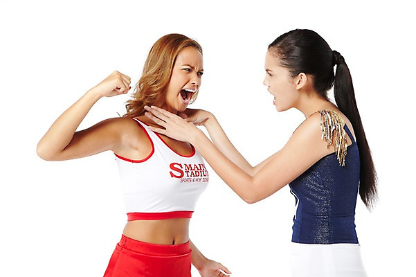 포토 JPG 스튜디오촬영 외국인 해외기획촬영 직업 2012년태국 여자 유니폼 응원 실내 누끼 사람 상반신 20대 성인 두명 옆모습 마주보기 경쟁 주먹 펀치 찡그림 싸움 치어리더 응원복 몸싸움 성인여자만 청년만 청년여자만 성인만 국내포토 옷 뷰포인트 컨셉 모션 표정 인종 청년 내부 여자만 파일형식