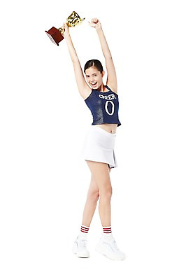 포토 JPG 스튜디오촬영 전신 외국인 해외기획촬영 직업 2012년태국 여자 유니폼 응원 실내 한명 서기 웃음 들기 누끼 사람 20대 성인 앞모습 기쁨 우승 트로피 치어리더 응원복 청년만 청년여자만 청년여자한명만 성인여자한명만 국내포토 1 옷 감정 뷰포인트 모션 표정 인종 청년 내부 최고 상_우승 여자만 여자한명만 성인여자만 성인만 파일형식