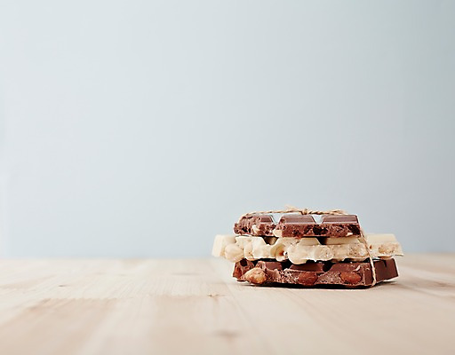 포토 JPG 스튜디오촬영 음식 탁자 디저트 실내 근접촬영 사람없음 과자 초콜릿 끈 달콤 묶기 국내포토 뷰포인트 가구 모션 내부 맛 파일형식