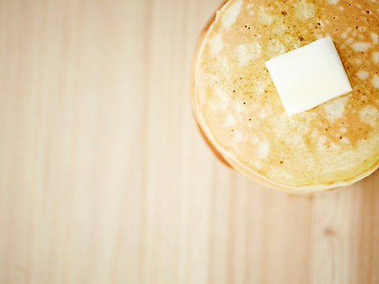 포토 JPG 스튜디오촬영 음식 빵 탁자 디저트 실내 근접촬영 사람없음 아웃포커스 과자 케이크 달콤 팬케이크 국내포토 뷰포인트 가구 촬영기법 내부 맛 파일형식