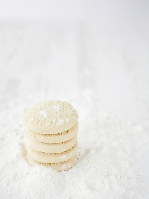 포토 JPG 스튜디오촬영 음식 디저트 실내 근접촬영 사람없음 아웃포커스 쌓기 쿠키 과자 달콤 가루 밀가루 국내포토 뷰포인트 모션 촬영기법 내부 맛 파일형식