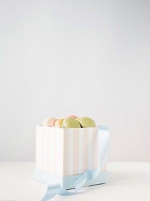 포토 JPG 스튜디오촬영 음식 빵 디저트 실내 근접촬영 사람없음 아웃포커스 상자 과자 끈 달콤 담기 마카롱 국내포토 뷰포인트 모션 촬영기법 내부 맛 파일형식