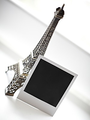 포토 JPG 스튜디오촬영 건축물 생활용품 백그라운드 프레임 실내 틀 근접촬영 사람없음 아웃포커스 장식 탑 공백 에펠탑 필름 오브젝트 폴라로이드 폴라로이드사진 사진필름 국내포토 건축 뷰포인트 촬영기법 내부 카메라 파리 랜드마크 파일형식