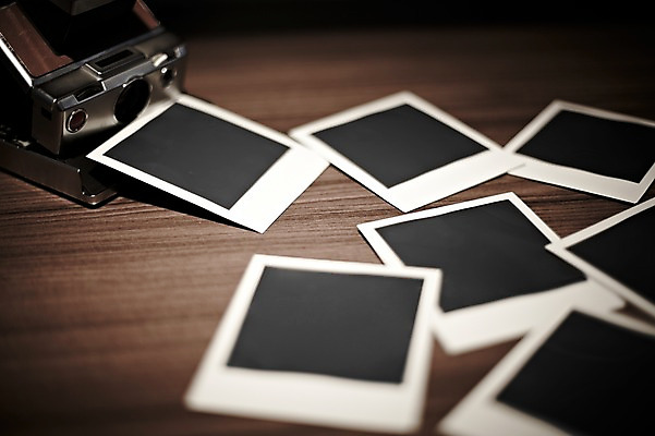 포토 JPG 스튜디오촬영 생활용품 백그라운드 탁자 프레임 실내 틀 근접촬영 사람없음 아웃포커스 카메라 공백 필름 오브젝트 폴라로이드 폴라로이드사진 사진필름 국내포토 뷰포인트 가구 촬영기법 내부 전자제품 파일형식