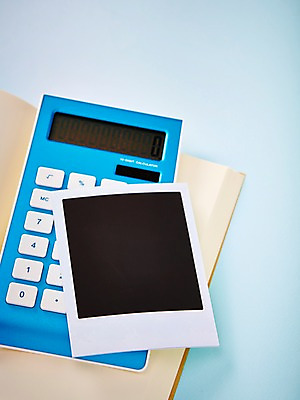 포토 JPG 스튜디오촬영 생활용품 백그라운드 프레임 실내 틀 근접촬영 사람없음 아웃포커스 공책 공백 계산기 필름 오브젝트 폴라로이드 폴라로이드사진 사진필름 국내포토 뷰포인트 문구용품 촬영기법 내부 카메라 장비 파일형식