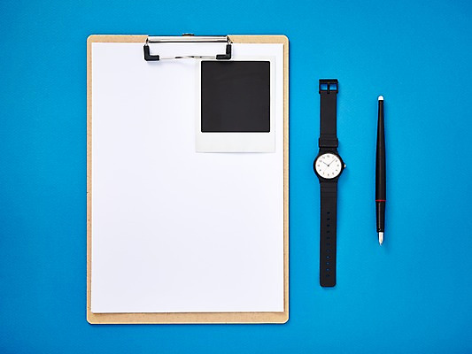 포토 JPG 스튜디오촬영 생활용품 백그라운드 프레임 실내 틀 사람없음 펜 공백 필름 손목시계 오브젝트 문서 파일 폴라로이드 폴라로이드사진 사진필름 서류판 국내포토 시계 장신구 내부 필기구 카메라 사무용품 파일형식