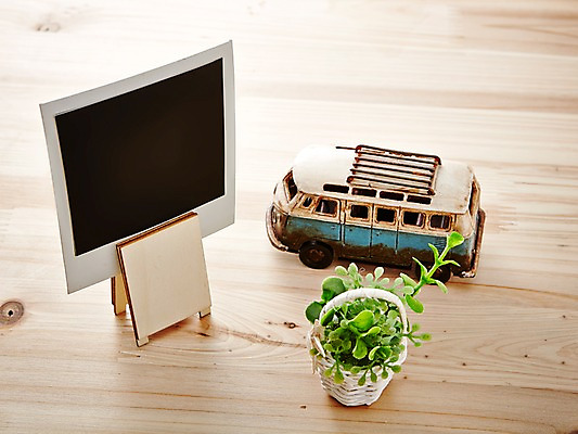 포토 JPG 스튜디오촬영 식물 화분 생활용품 백그라운드 탁자 버스 프레임 실내 집게 틀 사람없음 장난감 공백 필름 오브젝트 폴라로이드 폴라로이드사진 사진필름 국내포토 육상교통 가구 대중교통 내부 카메라 파일형식