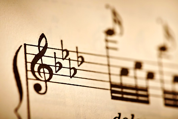 포토 JPG 스튜디오촬영 기호 종이 음악 백그라운드 음표 실내 근접촬영 사람없음 아웃포커스 플랫 높은음자리표 오브젝트 오선지 국내포토 문자 뷰포인트 문화예술 촬영기법 내부 악보 오선 파일형식