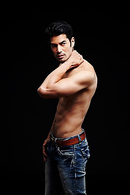 포토 JPG 스튜디오촬영 외국인 해외기획촬영 2012년태국 남자 맨라이프 포즈 검은배경 근육 상의탈의 실내 한명 서기 사람 성인 옆모습 캐주얼 30대 운동 섹시 헬스 청바지 성인남자한명만 장년만 장년남자만 장년남자한명만 국내포토 1 라이프스타일 옷 뷰포인트 백그라운드 컨셉 바지 모션 탈의 건강 인종 내부 장년 검은색 남자만 남자한명만 성인남자만 성인만 파일형식