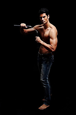 포토 JPG 스튜디오촬영 전신 외국인 해외기획촬영 2012년태국 남자 맨라이프 포즈 모션 검은배경 근육 상의탈의 실내 한명 서기 들기 사람 성인 캐주얼 30대 운동 운동기구 헬스 청바지 무도 쌍절곤 쌍절봉 성인남자한명만 장년만 장년남자만 장년남자한명만 국내포토 1 라이프스타일 옷 스포츠 백그라운드 바지 탈의 건강 인종 내부 장년 검은색 남자만 남자한명만 성인남자만 성인만 파일형식