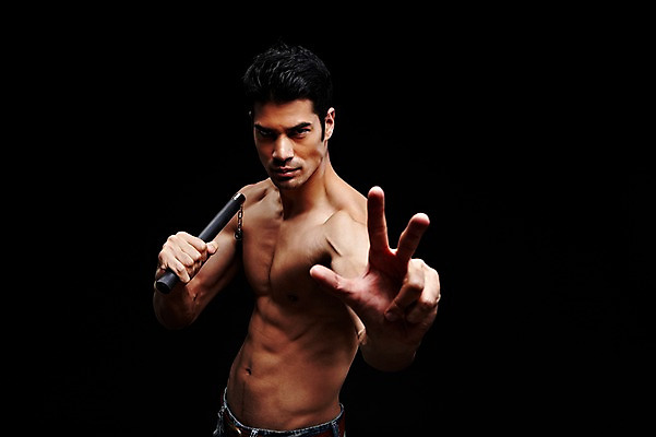 포토 JPG 스튜디오촬영 외국인 해외기획촬영 2012년태국 남자 맨라이프 포즈 모션 검은배경 근육 상의탈의 실내 한명 들기 사람 상반신 성인 앞모습 30대 운동 운동기구 헬스 무도 쌍절곤 쌍절봉 성인남자한명만 장년만 장년남자만 장년남자한명만 국내포토 1 라이프스타일 스포츠 뷰포인트 백그라운드 탈의 건강 인종 내부 장년 검은색 남자만 남자한명만 성인남자만 성인만 파일형식