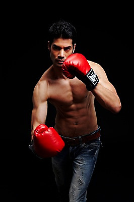 포토 JPG 스튜디오촬영 외국인 해외기획촬영 2012년태국 남자 맨라이프 포즈 모션 검은배경 근육 상의탈의 실내 한명 서기 사람 성인 앞모습 캐주얼 30대 운동 헬스 권투 글러브 청바지 권투글러브 펀치 성인남자한명만 장년만 장년남자만 장년남자한명만 국내포토 1 라이프스타일 옷 스포츠용품 뷰포인트 장갑 백그라운드 바지 탈의 건강 인종 내부 장년 검은색 격투기 남자만 남자한명만 성인남자만 성인만 파일형식