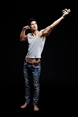 포토 JPG 스튜디오촬영 전신 외국인 해외기획촬영 2012년태국 남자 맨라이프 포즈 모션 검은배경 근육 실내 한명 서기 사람 성인 앞모습 캐주얼 30대 민소매 운동 헬스 청바지 알통 성인남자한명만 장년만 장년남자만 장년남자한명만 국내포토 1 라이프스타일 옷 뷰포인트 백그라운드 상의 바지 건강 인종 내부 장년 검은색 남자만 남자한명만 성인남자만 성인만 파일형식