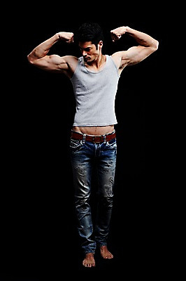 포토 JPG 스튜디오촬영 전신 외국인 해외기획촬영 2012년태국 남자 맨라이프 포즈 모션 검은배경 근육 실내 한명 서기 사람 성인 앞모습 캐주얼 30대 민소매 운동 헬스 청바지 알통 성인남자한명만 장년만 장년남자만 장년남자한명만 국내포토 1 라이프스타일 옷 뷰포인트 백그라운드 상의 바지 건강 인종 내부 장년 검은색 남자만 남자한명만 성인남자만 성인만 파일형식