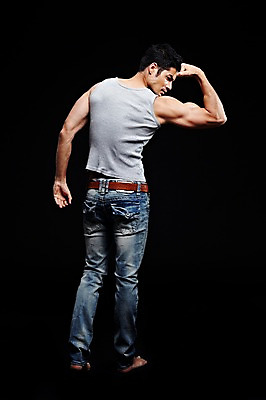 포토 JPG 스튜디오촬영 전신 외국인 해외기획촬영 2012년태국 남자 맨라이프 포즈 모션 검은배경 근육 실내 한명 서기 사람 성인 뒷모습 캐주얼 30대 민소매 운동 헬스 청바지 알통 성인남자한명만 장년만 장년남자만 장년남자한명만 국내포토 1 라이프스타일 옷 뷰포인트 백그라운드 상의 바지 건강 인종 내부 장년 검은색 남자만 남자한명만 성인남자만 성인만 파일형식