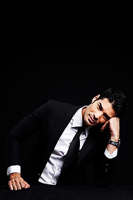 포토 JPG 스튜디오촬영 외국인 해외기획촬영 2012년태국 남자 맨라이프 생각 비즈니스 검은배경 스트레스 실내 한명 사람 정장 상반신 성인 앞모습 30대 비즈니스라이프 직장인 비즈니스맨 고민 괴로움 성인남자한명만 장년만 장년남자만 장년남자한명만 국내포토 직업 1 라이프스타일 옷 감정 뷰포인트 백그라운드 인종 내부 장년 검은색 남자만 남자한명만 성인남자만 성인만 파일형식