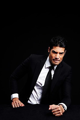 포토 JPG 스튜디오촬영 외국인 해외기획촬영 2012년태국 남자 맨라이프 비즈니스 검은배경 스트레스 실내 한명 사람 정장 상반신 성인 앞모습 30대 비즈니스라이프 직장인 비즈니스맨 괴로움 성인남자한명만 장년만 장년남자만 장년남자한명만 국내포토 직업 1 라이프스타일 옷 감정 뷰포인트 백그라운드 인종 내부 장년 검은색 남자만 남자한명만 성인남자만 성인만 파일형식